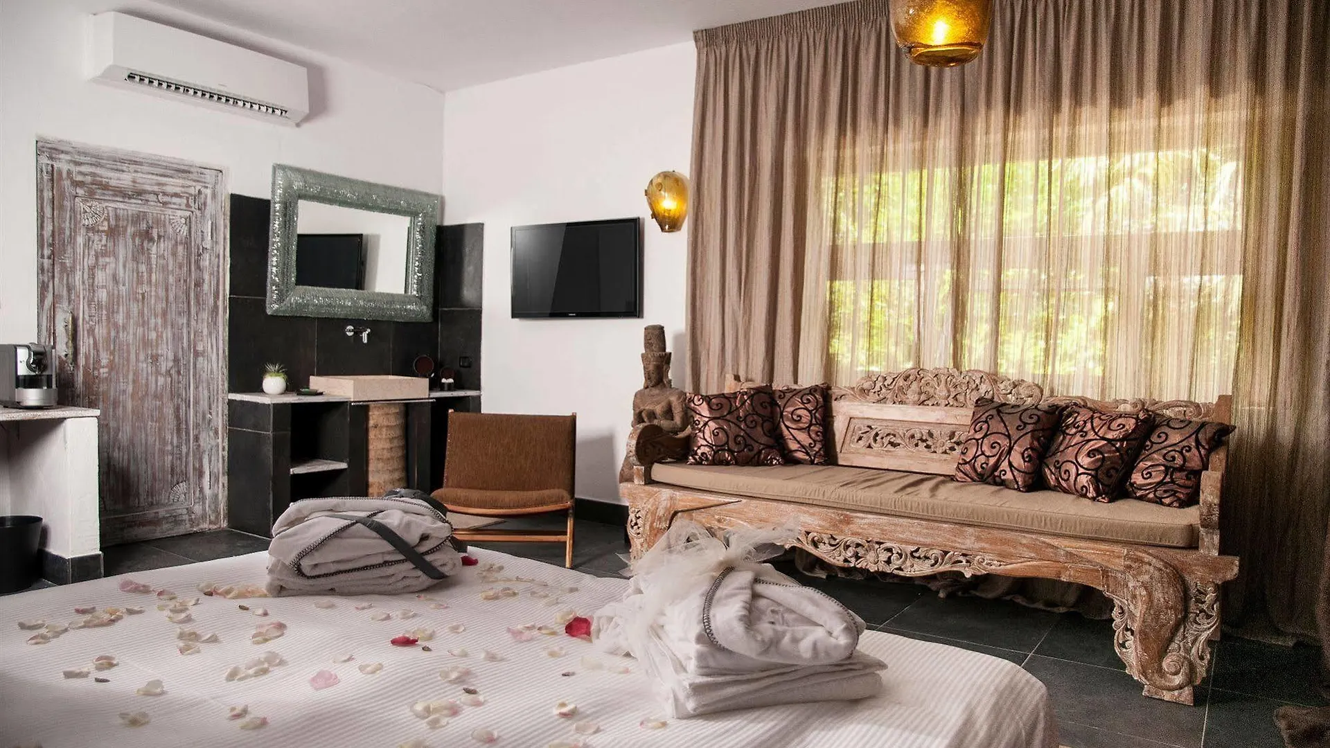 Seven Maze Charming House Bed & Breakfast Bari 2*,